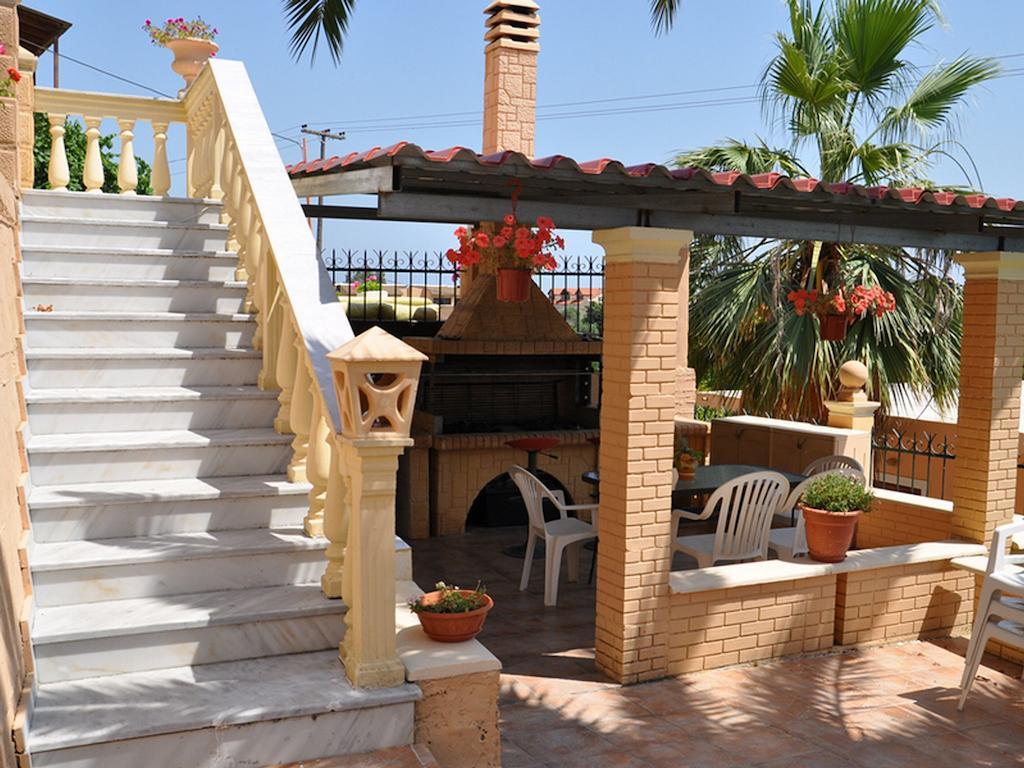 Corfu Sunflower Appartments * Μπενίτσες